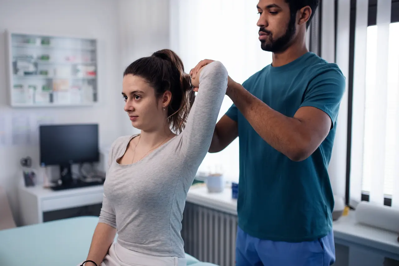 O que é Quiropraxia e para quem é indicada? - Postural Fisio
